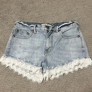 Free People distressed Denim Shorts Light Wash Lace Trim High Rise size 24